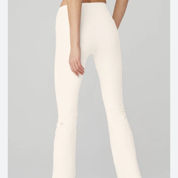 Alo Yoga white Flare Leggings 7/8 pants - Picture 3 of 7